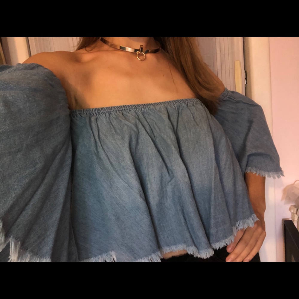 Jeans Off the shoulder crop top